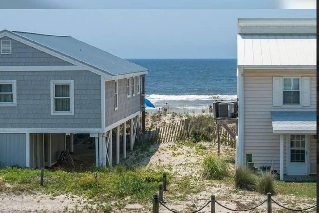 Donovan'S Out Of The Blue Villa Oak Island Exterior photo